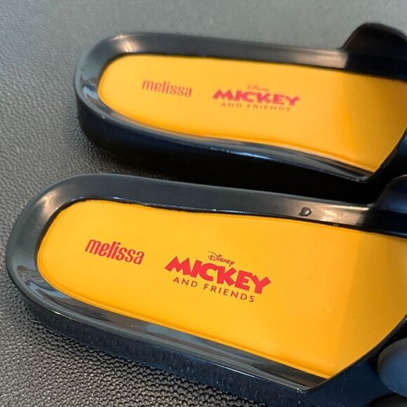 Melissa x Disney Beach Black and Yellow Slide Sandals size 8 - Picture 4 of 9